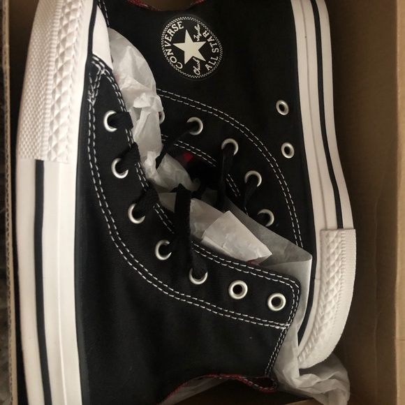 Girls Converse Size 1 - Picture 1 of 3